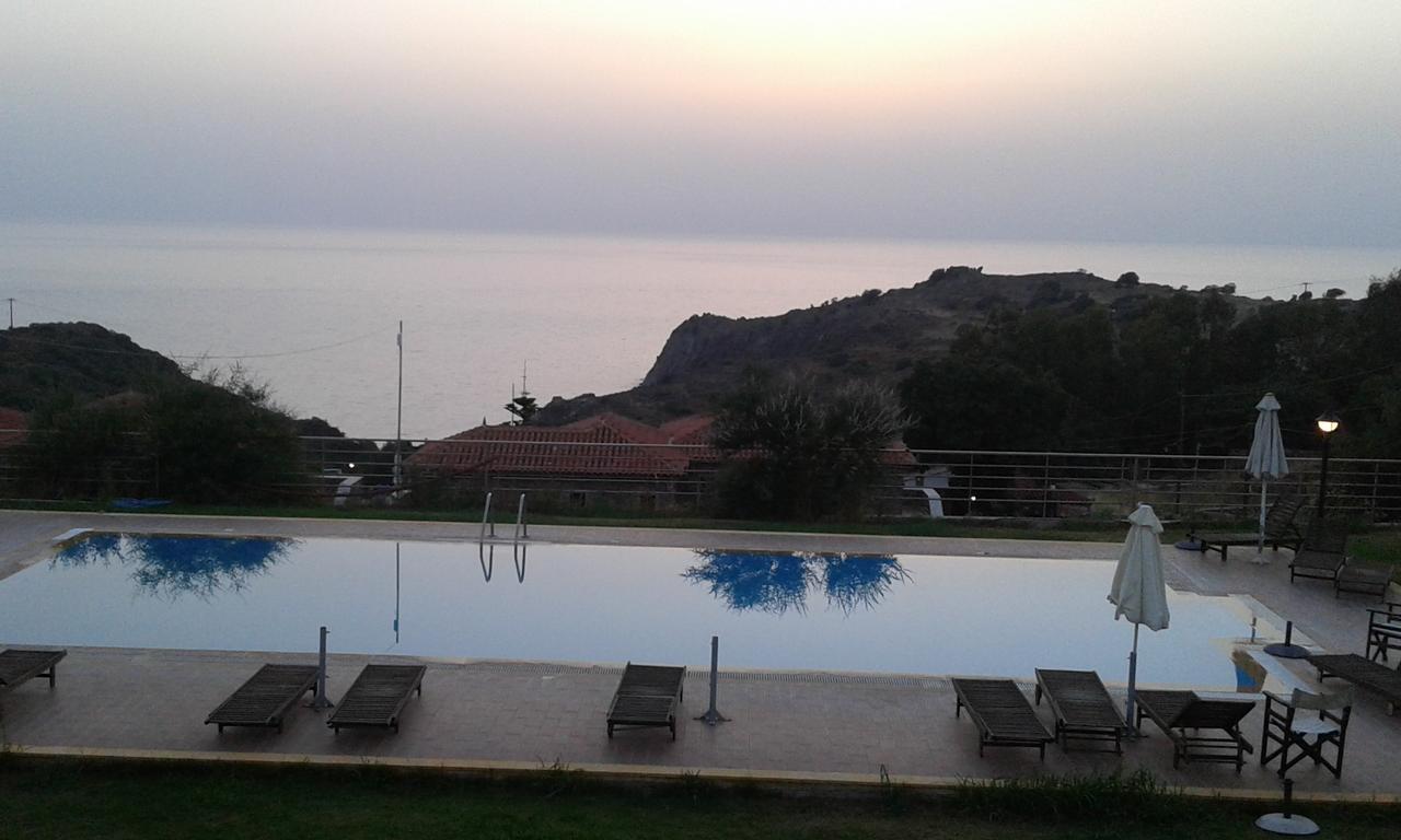 Molivos Sunset Apartments มิธิมนา ภายนอก รูปภาพ