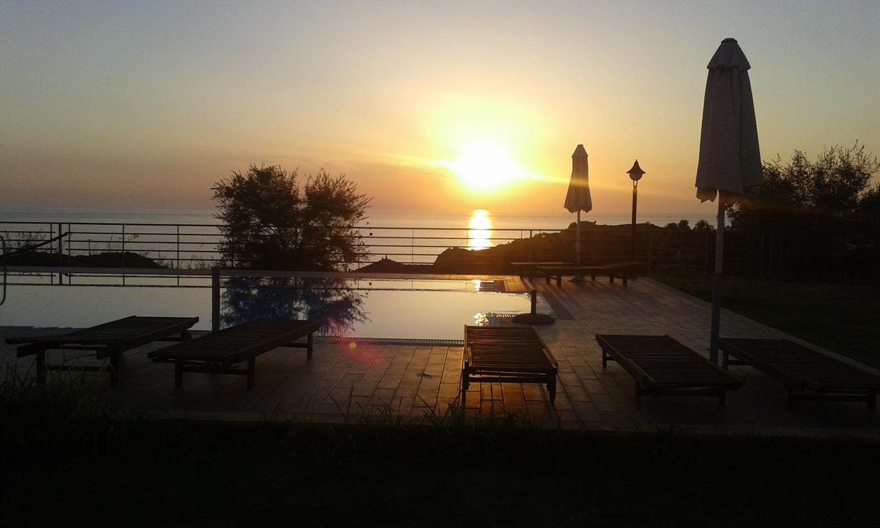 Molivos Sunset Apartments มิธิมนา ภายนอก รูปภาพ