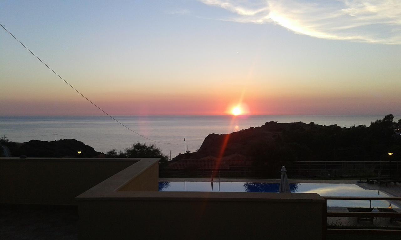 Molivos Sunset Apartments มิธิมนา ภายนอก รูปภาพ