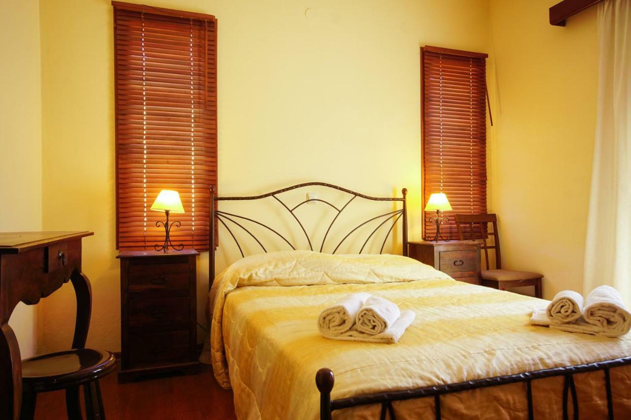 Molivos Sunset Apartments มิธิมนา ภายนอก รูปภาพ