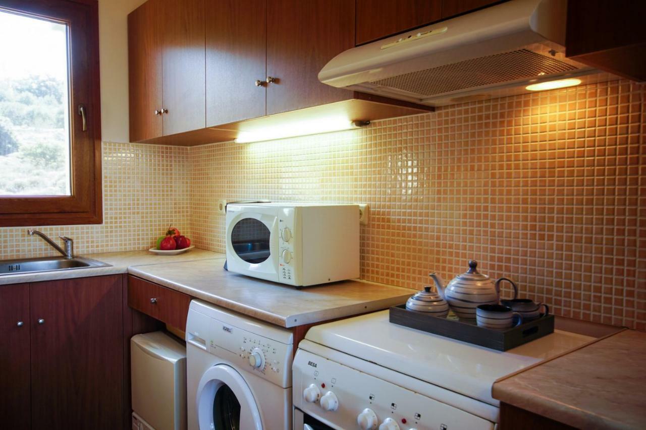 Molivos Sunset Apartments มิธิมนา ภายนอก รูปภาพ